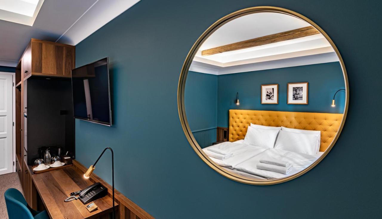 Palatinus Boutique Hotel เปตช์ ภายนอก รูปภาพ