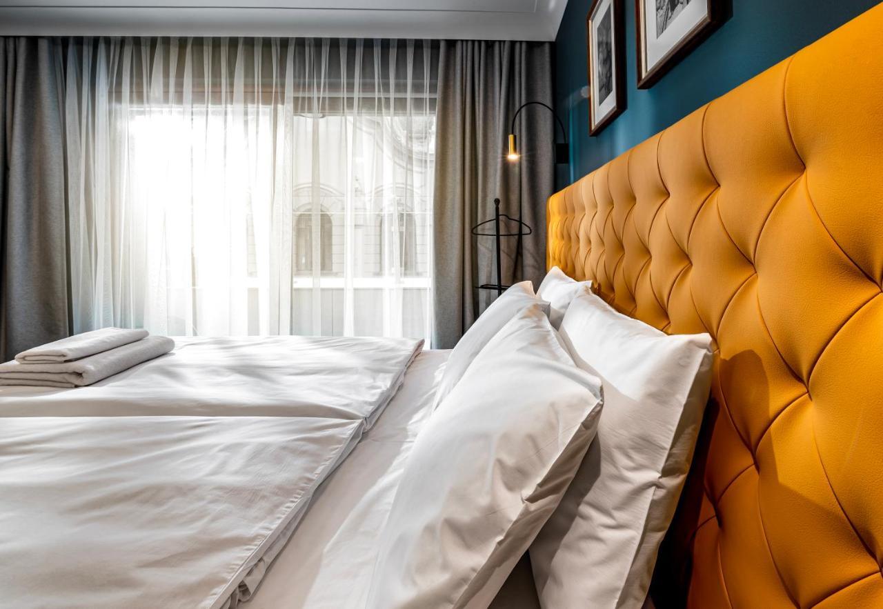 Palatinus Boutique Hotel เปตช์ ภายนอก รูปภาพ