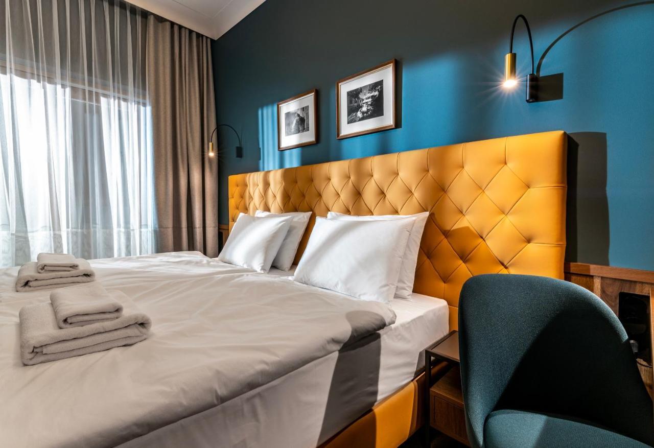 Palatinus Boutique Hotel เปตช์ ภายนอก รูปภาพ