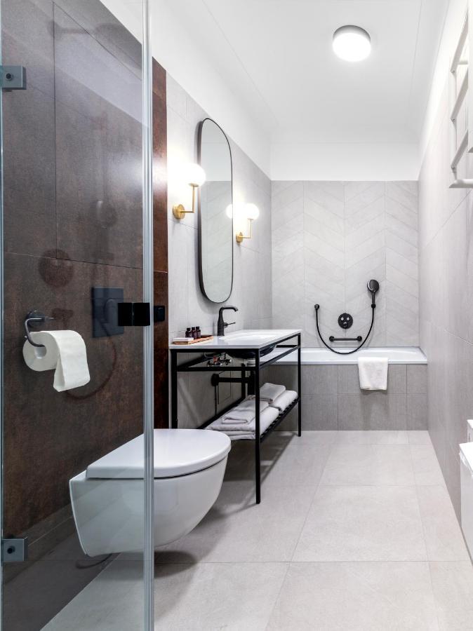 Palatinus Boutique Hotel เปตช์ ภายนอก รูปภาพ