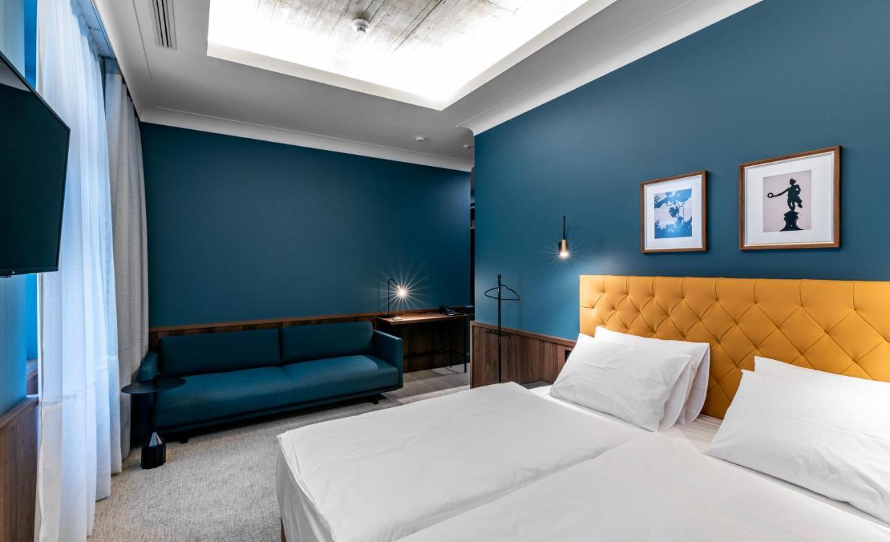 Palatinus Boutique Hotel เปตช์ ภายนอก รูปภาพ