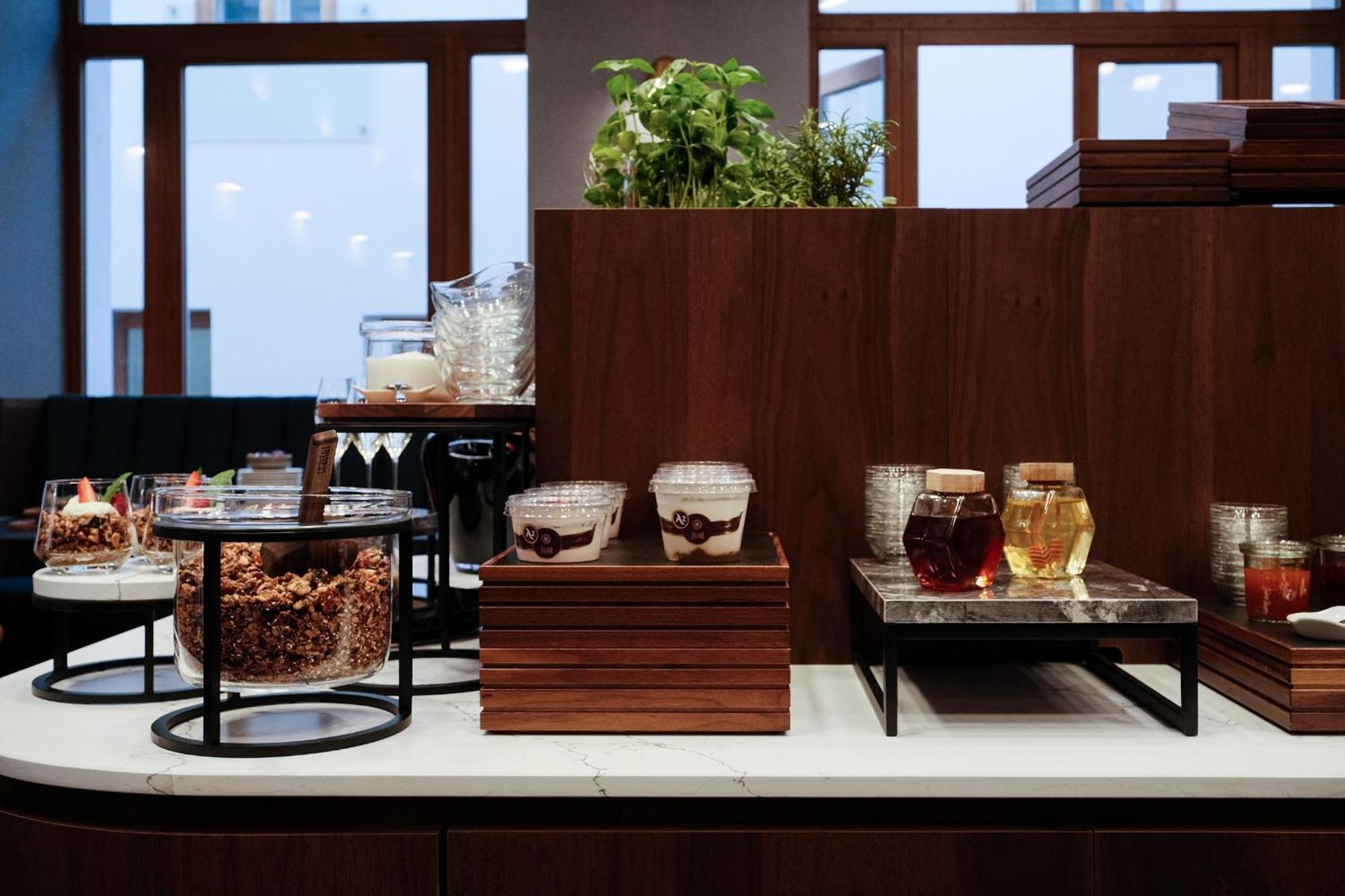 Palatinus Boutique Hotel เปตช์ ภายนอก รูปภาพ